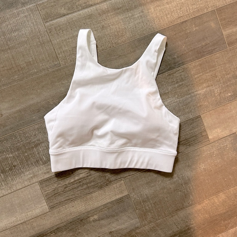 CloudStretch high-neck sports bra